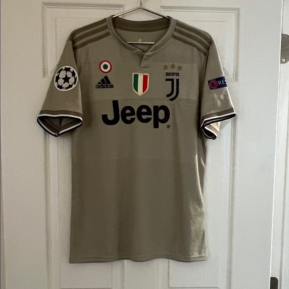 Retro Ronaldo Adidas Juventus away men’s soccer jersey size large